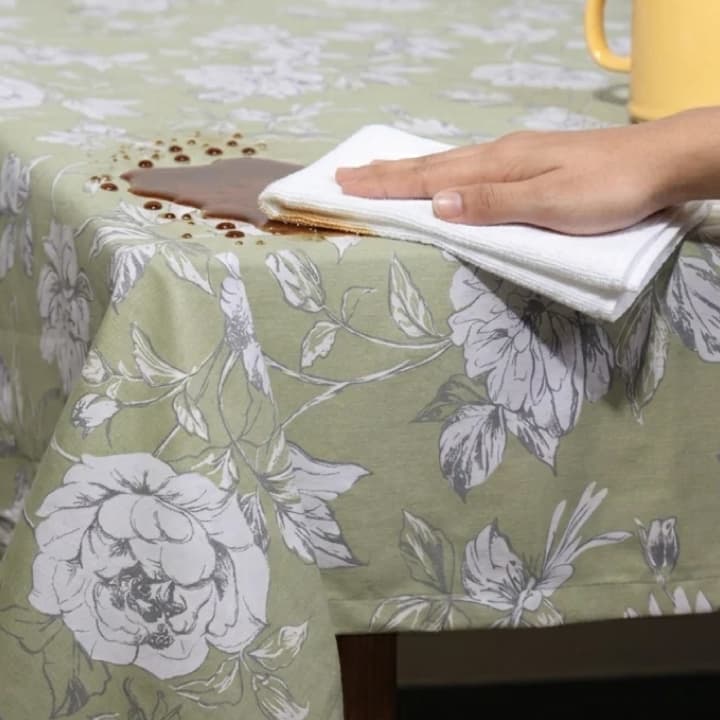 Magna Rose Pistachio Table Cloth